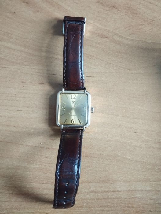 Продам часы яшма0