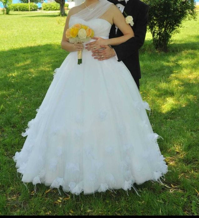 Vand rochie de mireasa marca Maya Fashion. Ofer voalul cadou.