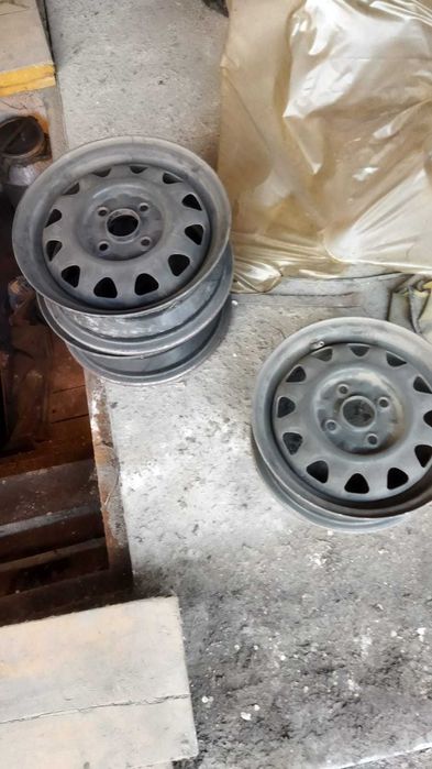 Диски автомобильные 4 шт 13R