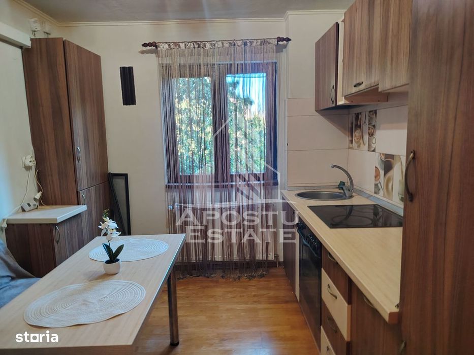 Apartament de inchiriat 3 camere, centrala proprie, etaj 1, zona Dacia