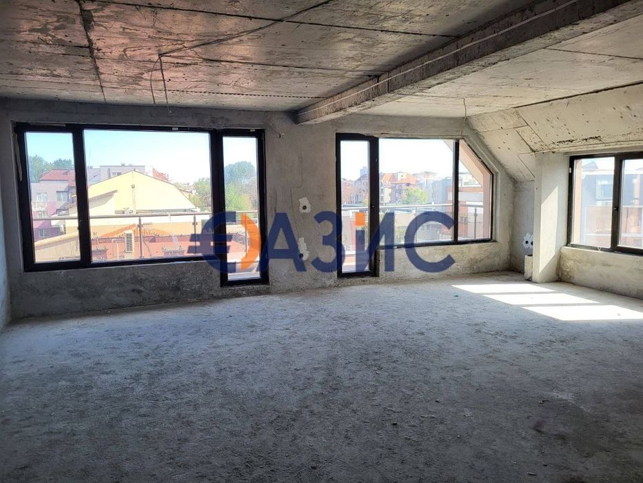 Мезонет, 150 кв. м. в жилищна сграда, без такса поддръжка, кв. Черно