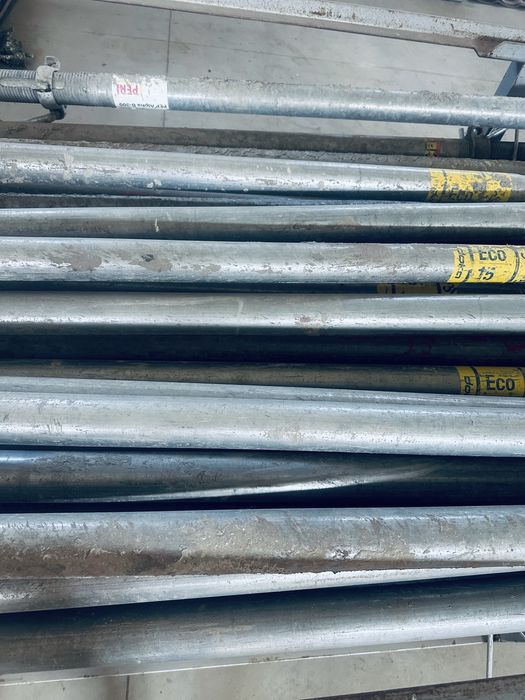 Popi metalici zincati ,2,5 m. 3 m  3,5 m. 5 m. Intr o stare impecabila