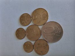 Стари монети и монети от прехода.