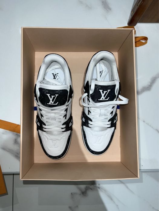 Louis Vuitton Trainers 43