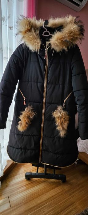 Дълго яке с яка естествен косъм