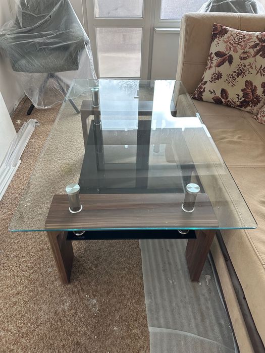 Холна стъклена маса