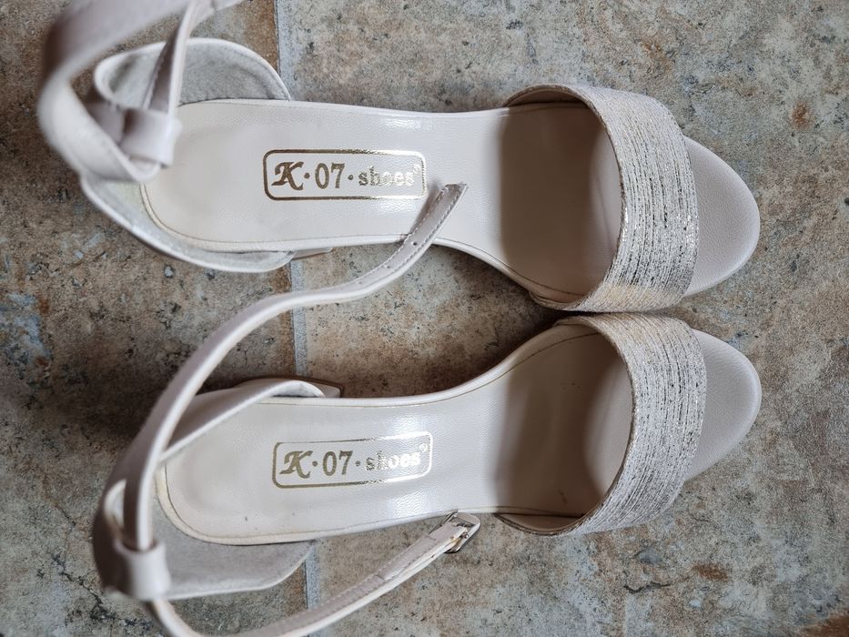 Обувки и сандали