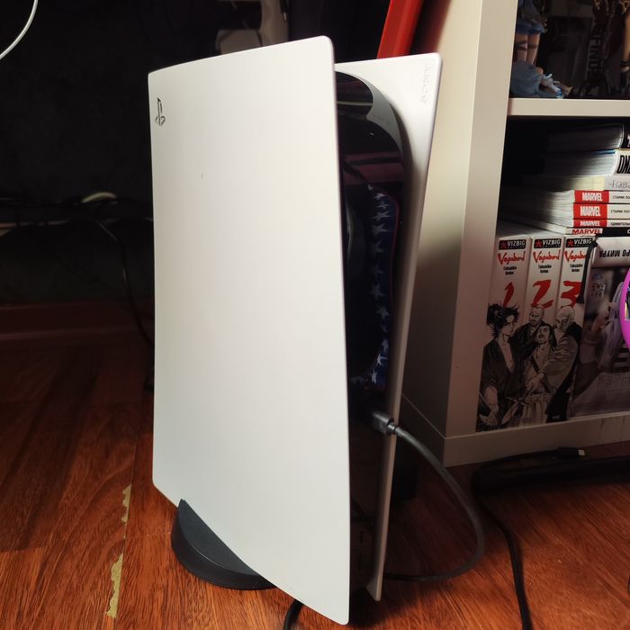 Продам Playstation 5 с играми
