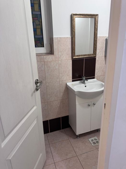Apartament 4 camere, ultracentral, demisol, Targu-Mures
