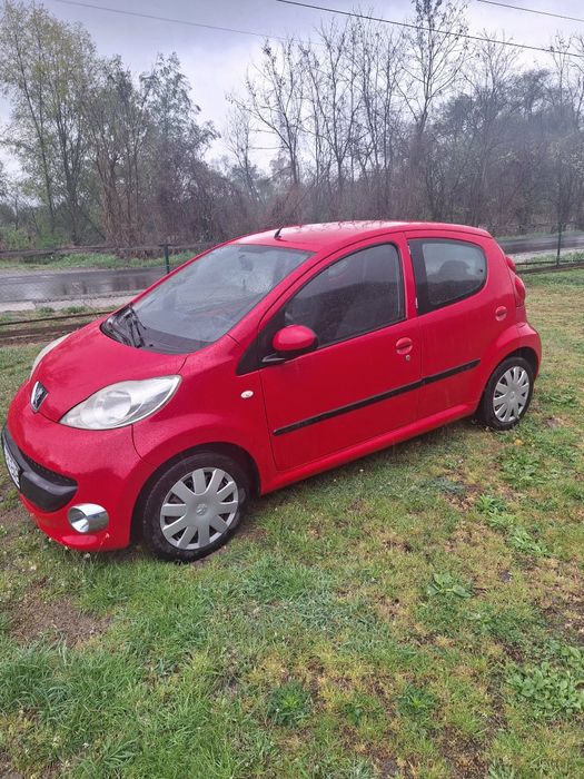 Vând peugeot 107