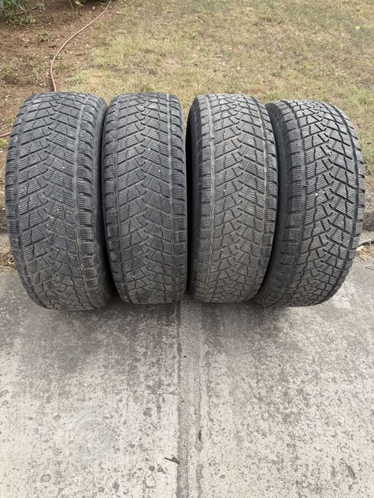 Зимни гуми 265/70 R17