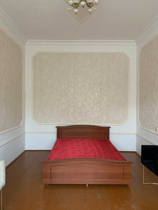 Срочно продаётся дом наземле (ховли) центр города.