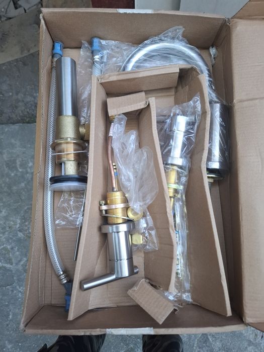 Baterii ghiuveta cu robineti separati 2 bucati