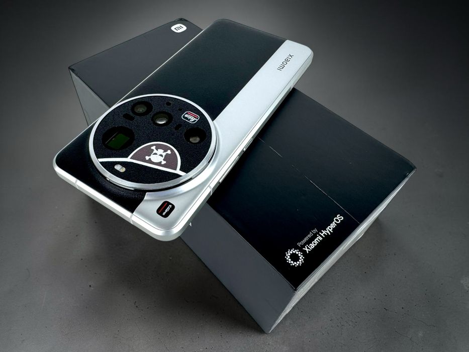 Xiaomi 15 Ultra 5G 512GB 16RAM Silver КАТО НОВ!  Гаранция!