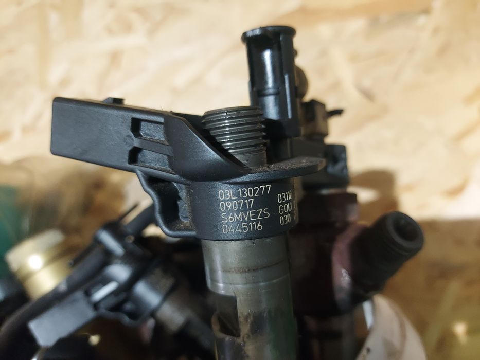 Injector / Injectoare 2.0 tdi euro 5 cod 03L130277 vw skoda seat Aud