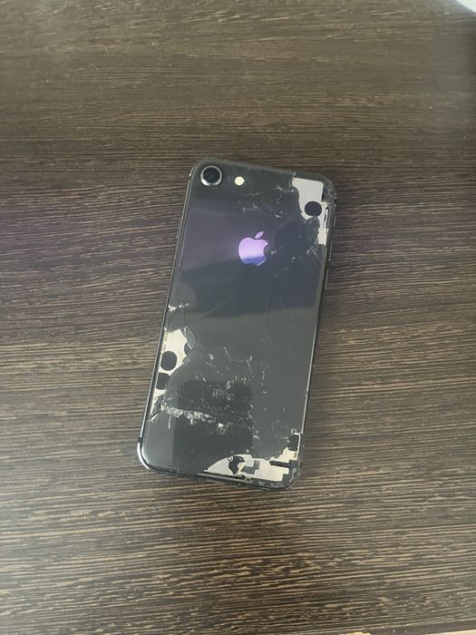 Айфон 8 продам требует ремонта