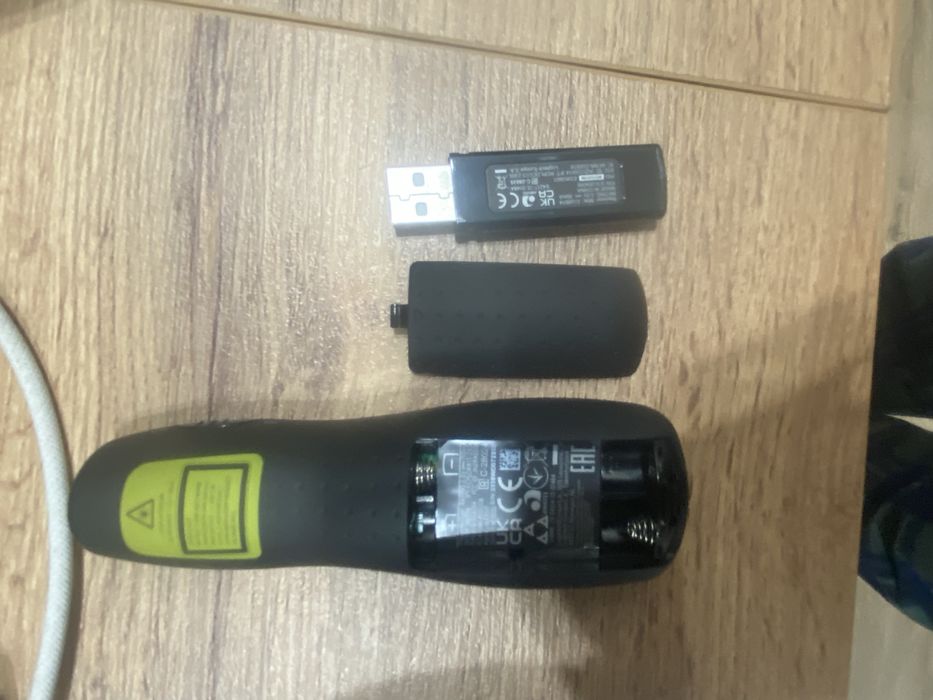 Logitech Wireless Presenter / Кликер для презентаций