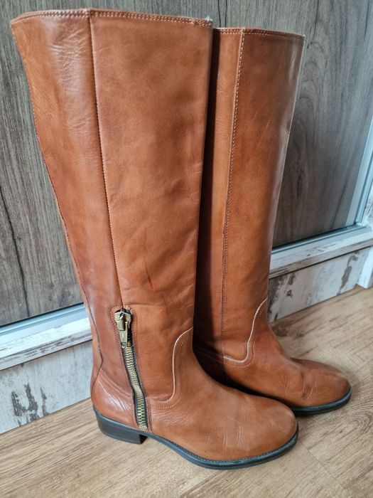 Продавам високи ботуши