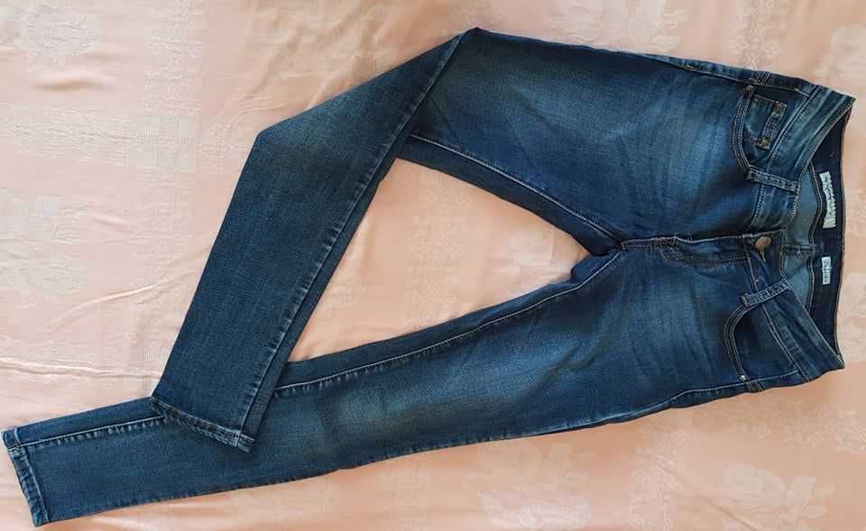 Дамски тъмни дънки