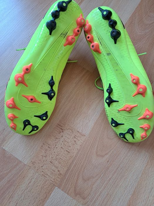 Ghete fotbal Nike iarbă