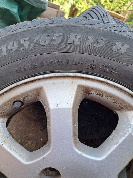 Vând jante opel cu anvelope iarna