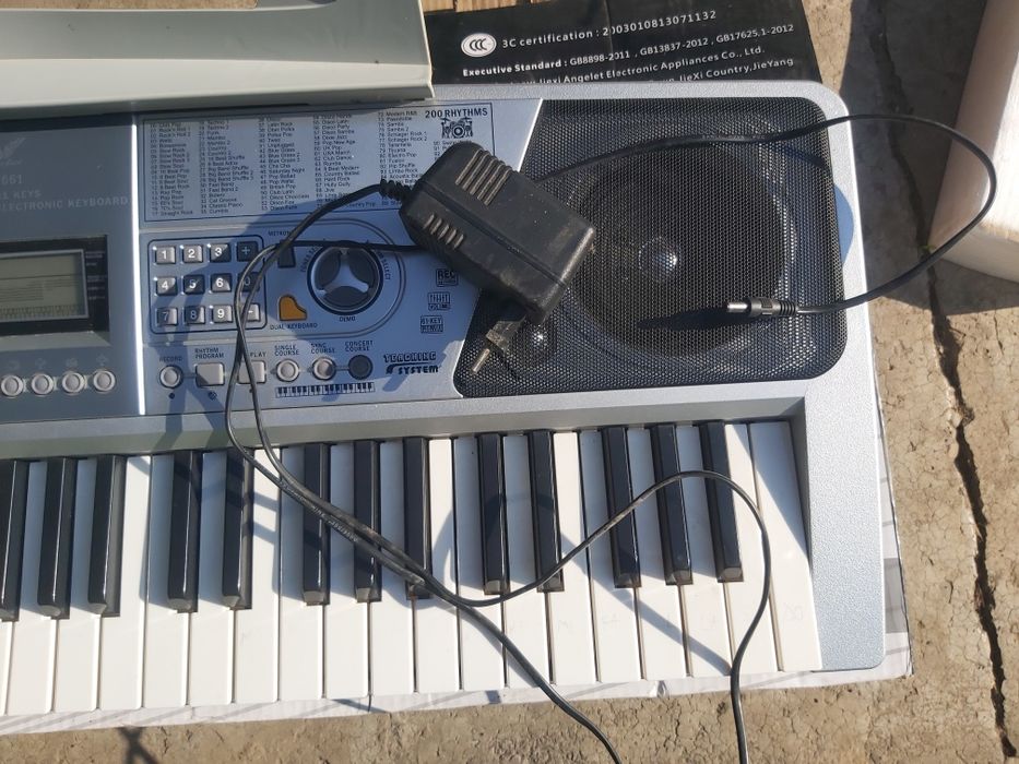 Orga electronica profesionala Angelet XTS-661, cu 61 de clape si 5 octave