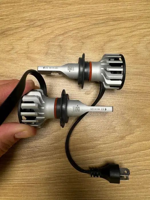 Becuri LED Philips H7, 12V/24V, 15 W, 5800K