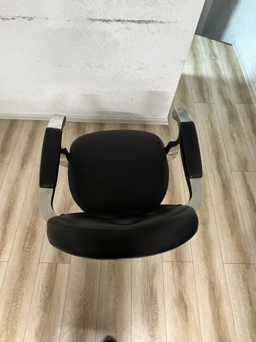 Кресло для парикмахеров