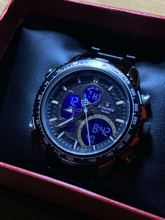 Продаются часы от Компаний NAVIFORCE