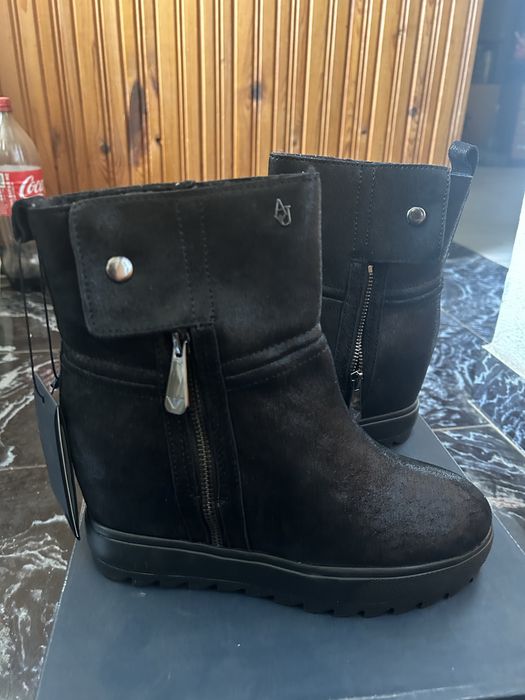 Оригинални боти на платформа Armani