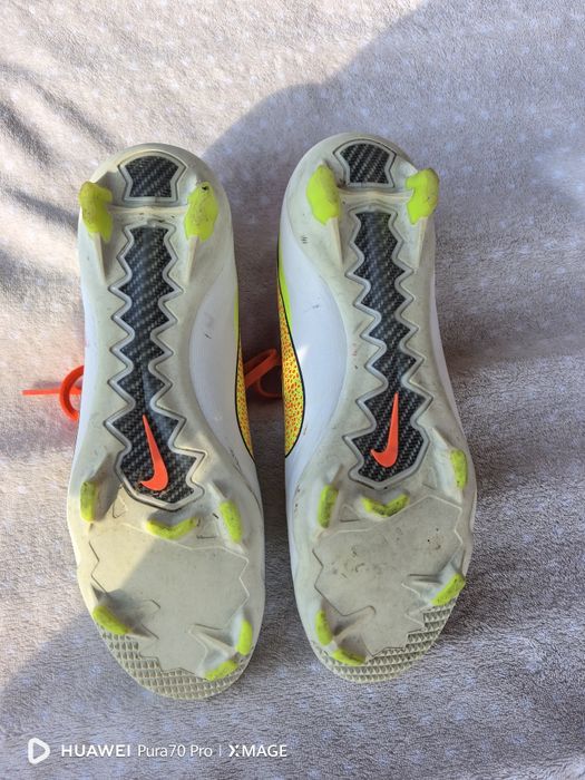 Детски професионални бутонки nike CR7  висок клас номер 38.5 стел24см