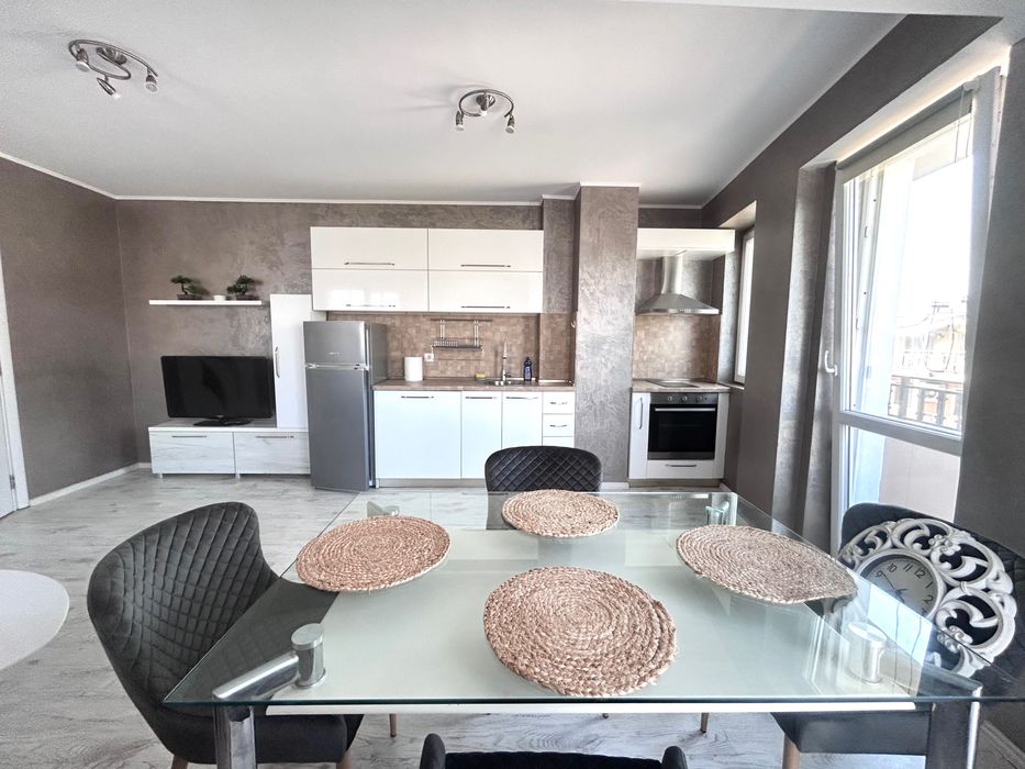 Дава се под наем Двустаен апартамент в Варна, Център - 70 кв.м за 433.5 € - Снимка #3