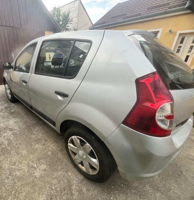Vând Dacia Sandero 1,4 benzină - 2009 - preț negociabil