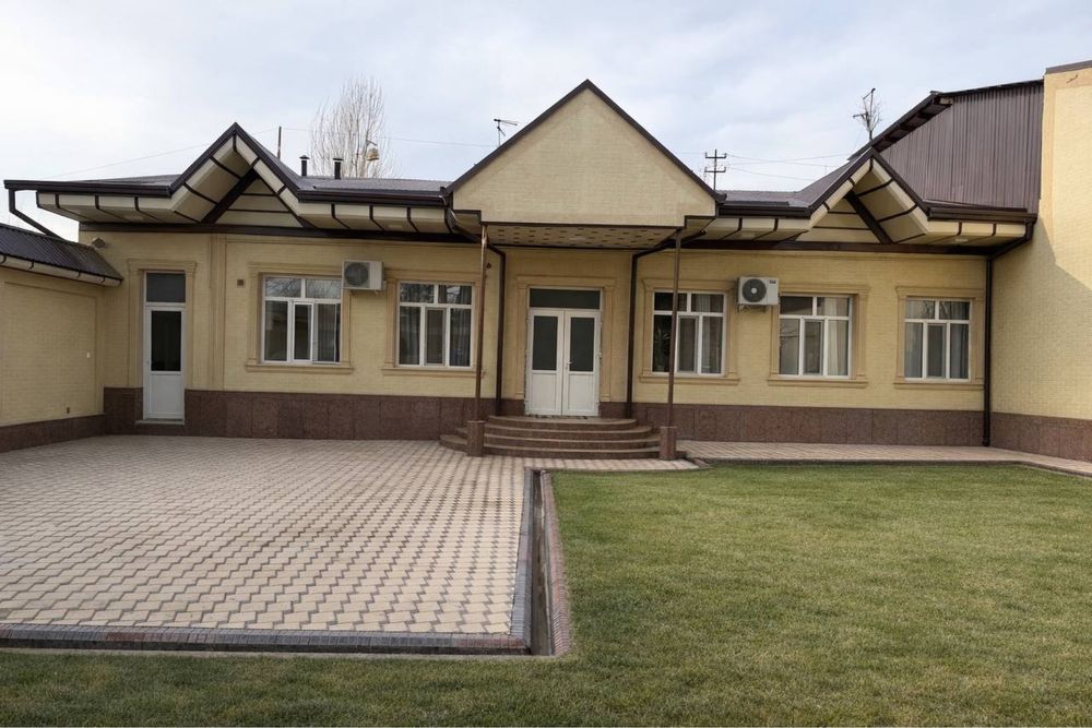 Дормон уй сотилади