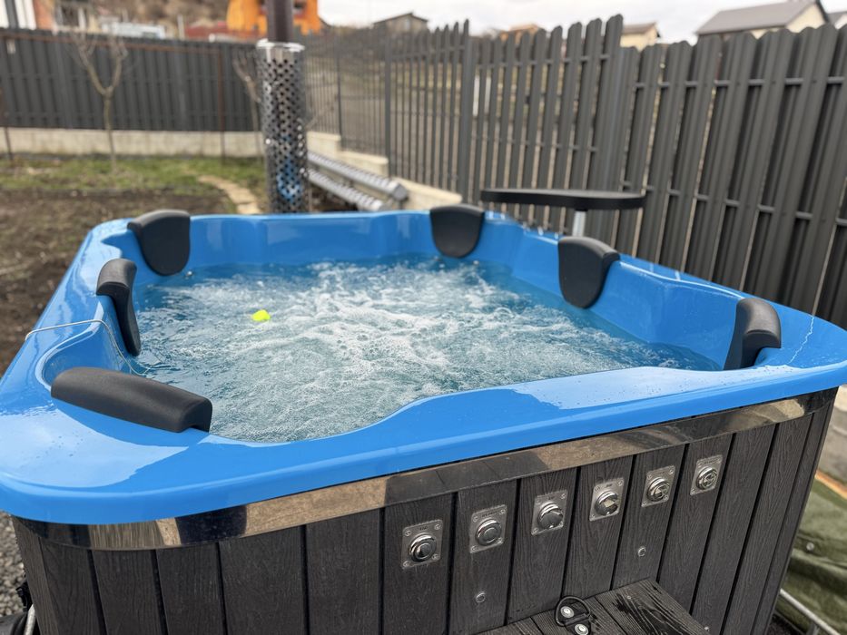 Ciubar mobil/Jacuzzi de inchriat