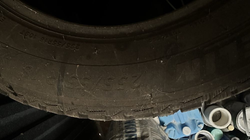 Продам шины комплект 255/55/18