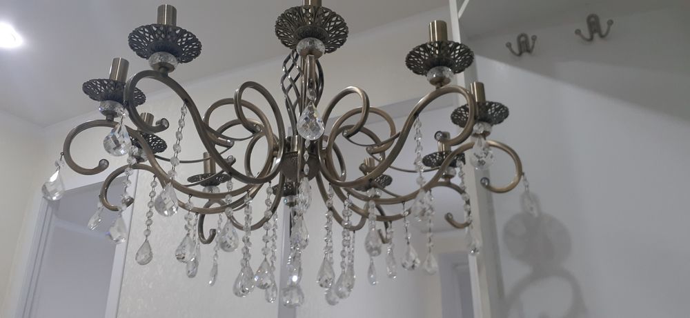 Продам люстру за 10000