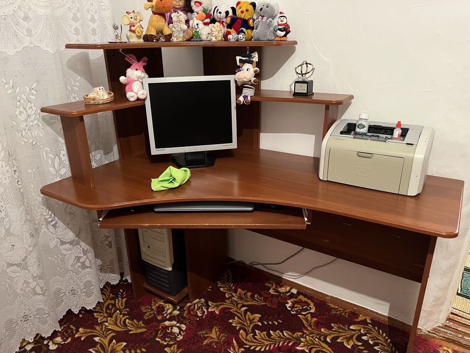 Компьютерный стол