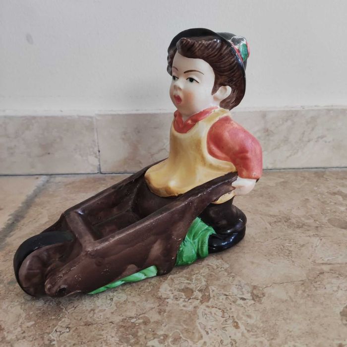 Винтидж керамична фигурка, градинска фигурка статуетка