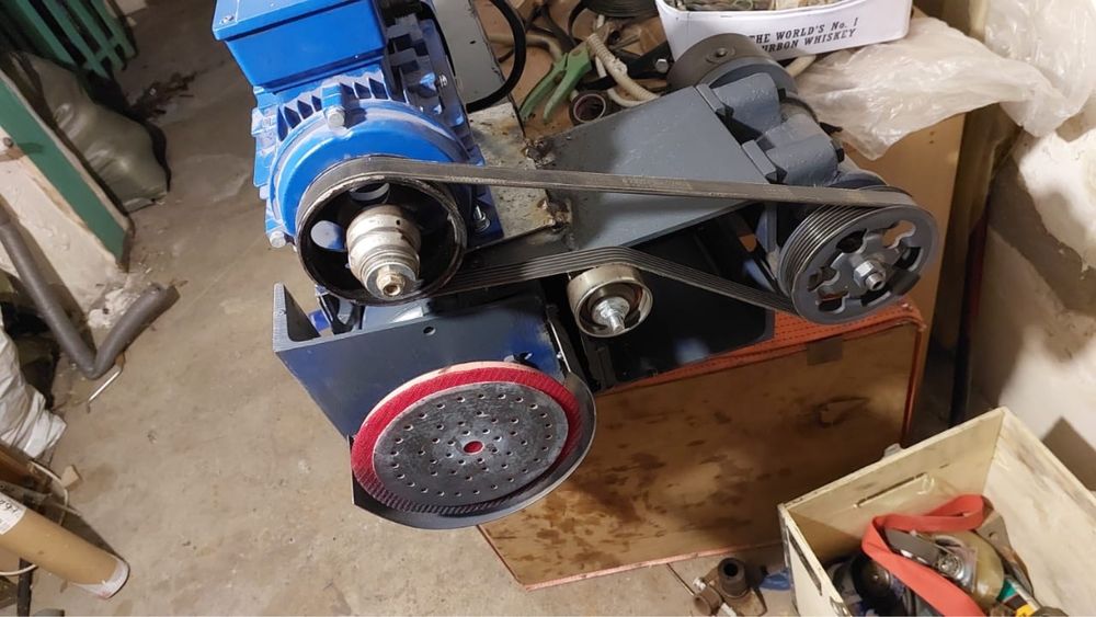 Продам токарный станок по дереву