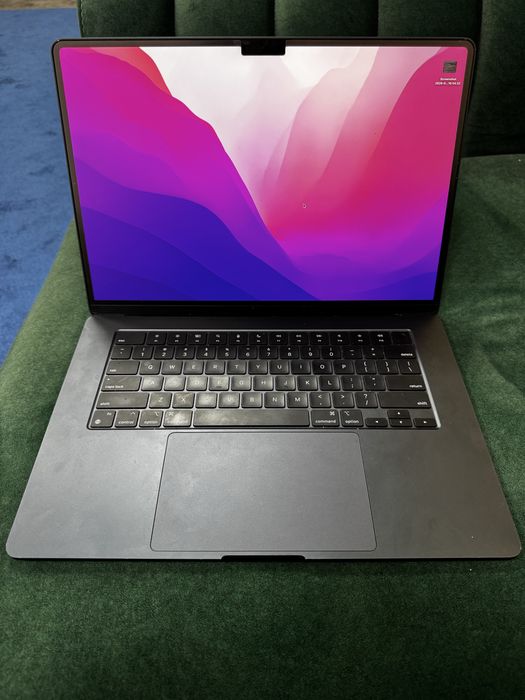 MacBook Air 15" M2 (8/256 GB)