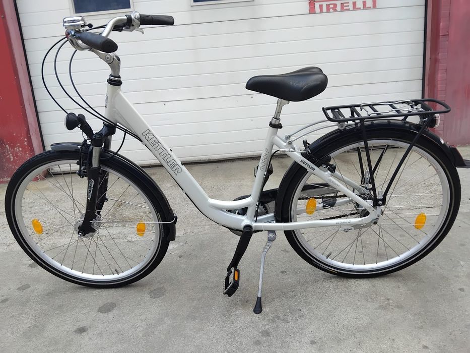 Vând bicicleta din aluminiu pentru damă