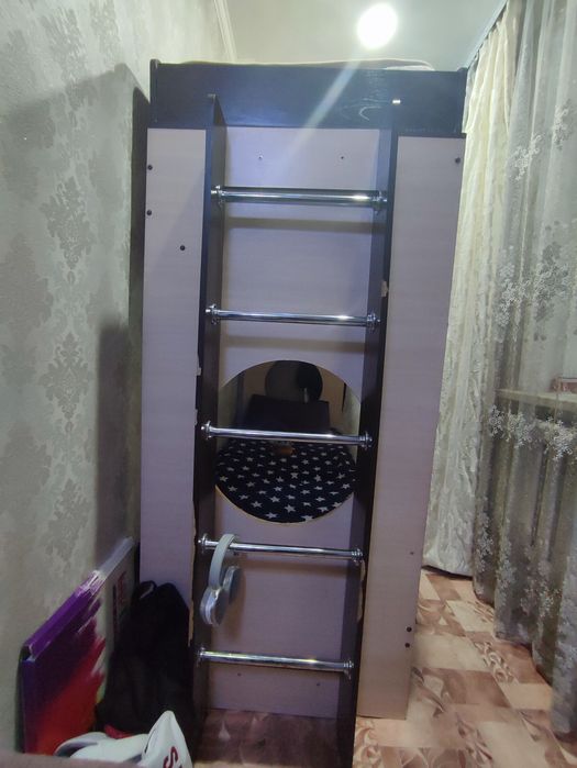 Продам кровать двухярусную