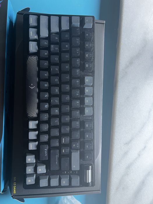 Tastatura aqirys