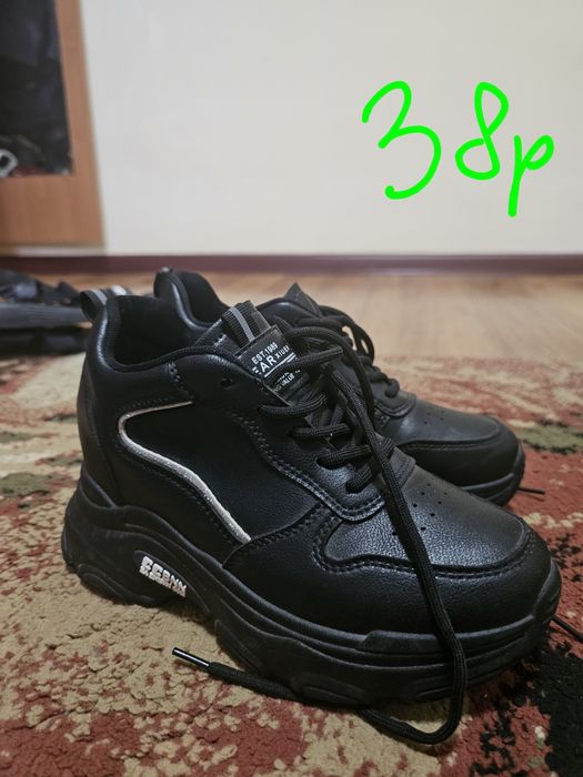 Продам обувь 35-36р