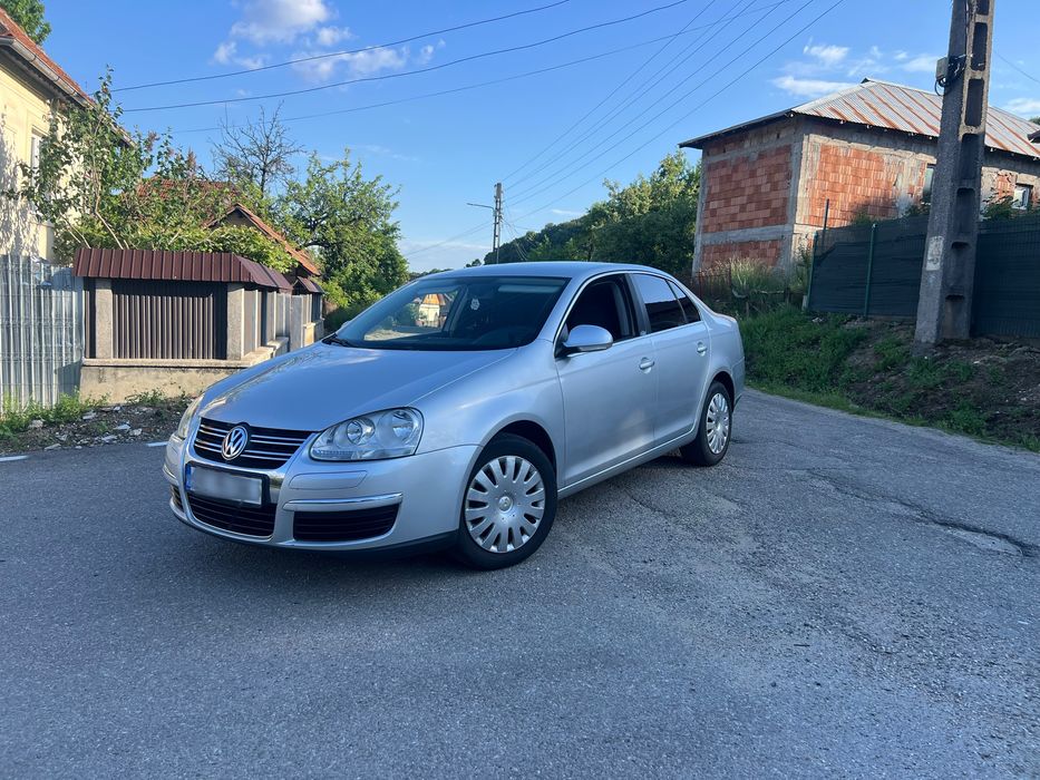 Vand Volkswagen Jetta 1.6 Benzina