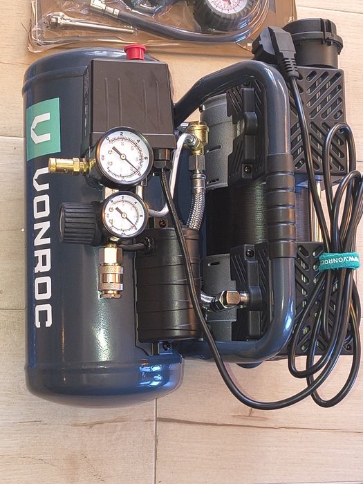 Compresor de aer silentios , putere 750W, rezervor 6 L,doua manometre,