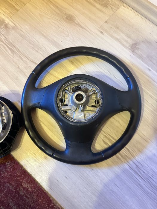 Салон за бмв е90 + волан