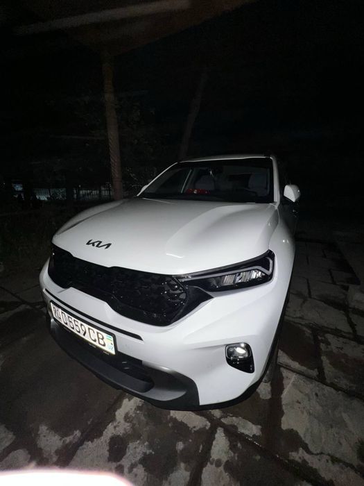 Kia sonet 4 full.