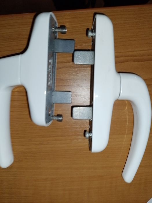 Mânere fereastra aluminiu